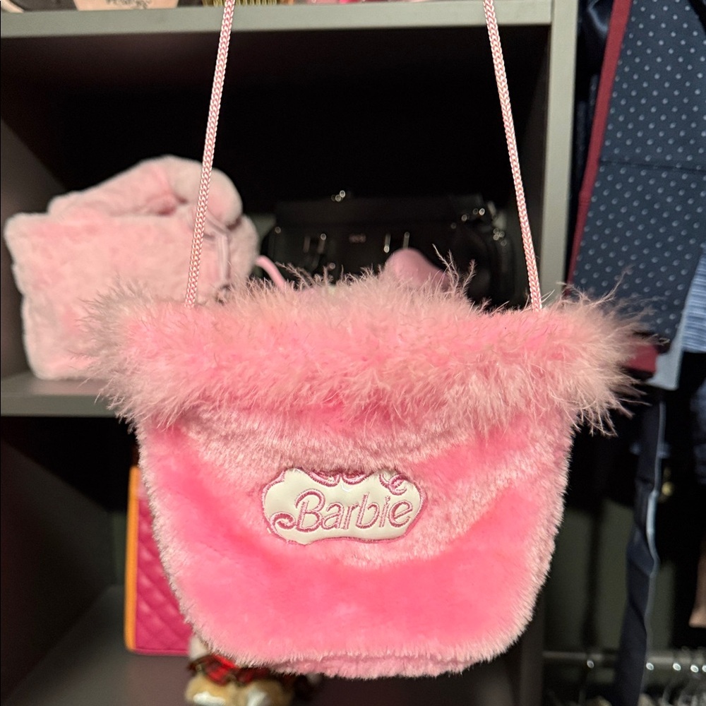 2/$50 vintage pink furry barbie shoulder bag 💕